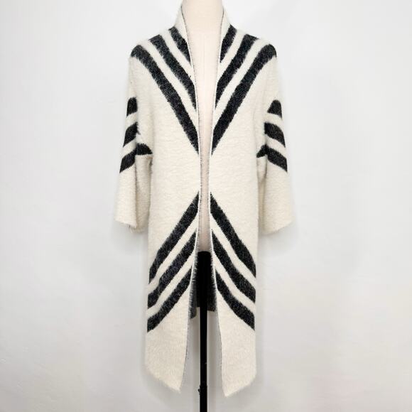 Sleeping on Snow Mod Chevron Kimono Sweater Cream Black Boho Open Front Size OS - Picture 2 of 10